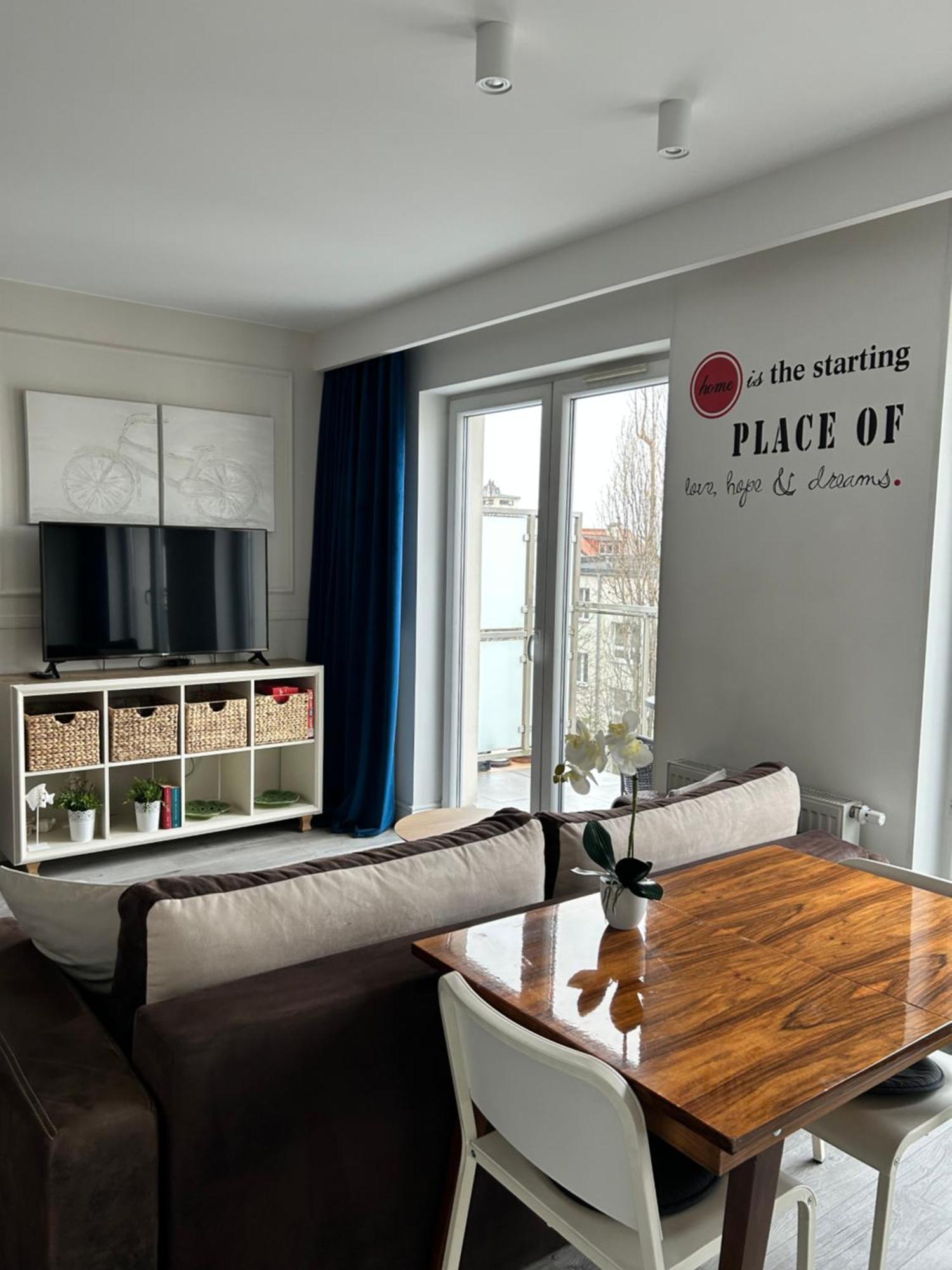 Centre 108 Apartment